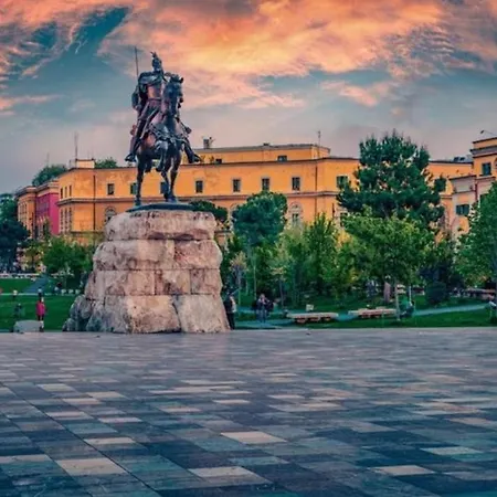 La Cita * Тирана